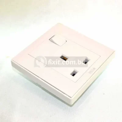 13A 220V 3 Flat  White Color Pin Switch Socket